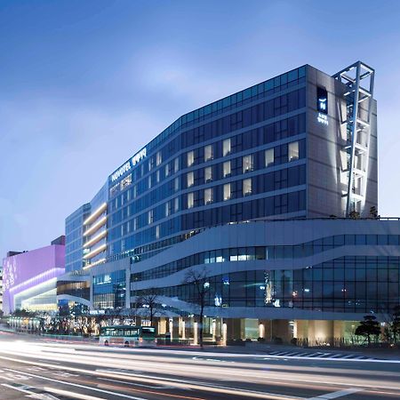 Novotel Ambassador Suwon Exterior foto