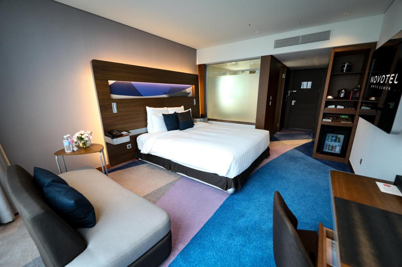 Novotel Ambassador Suwon Exterior foto