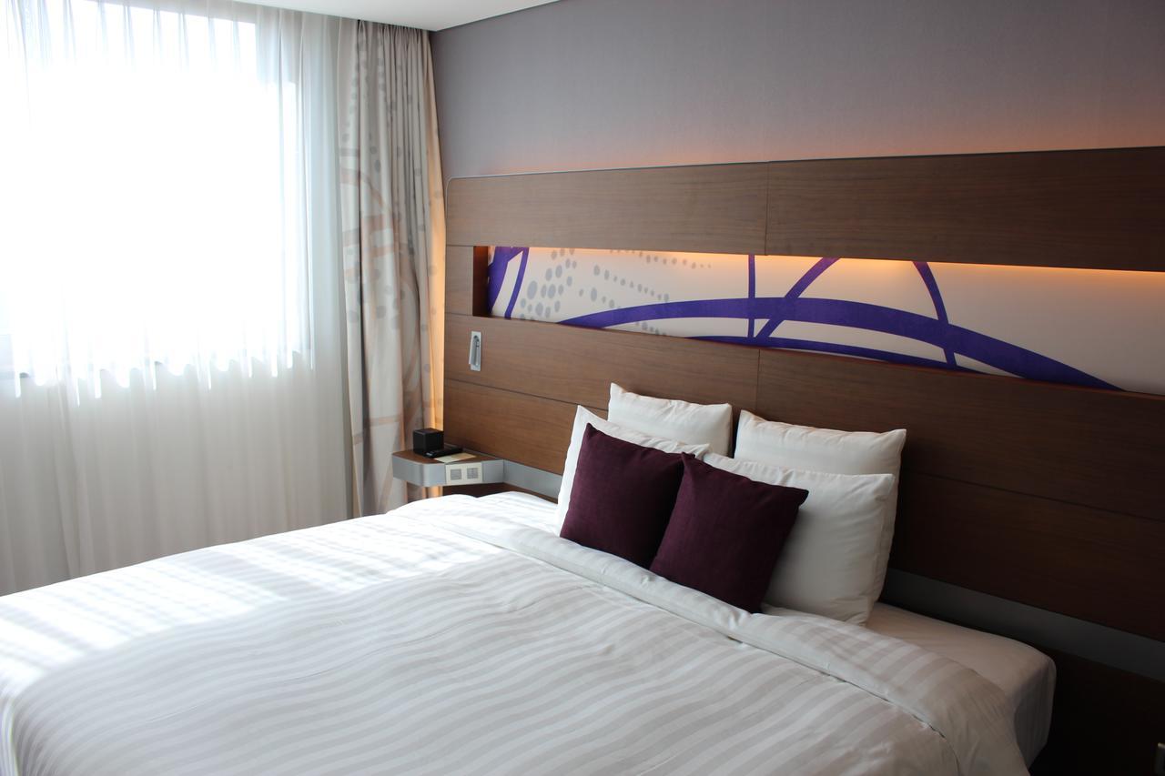 Novotel Ambassador Suwon Exterior foto